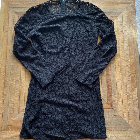 Aritzia Talula Black long sleeved lace dress - Picture 5 of 6